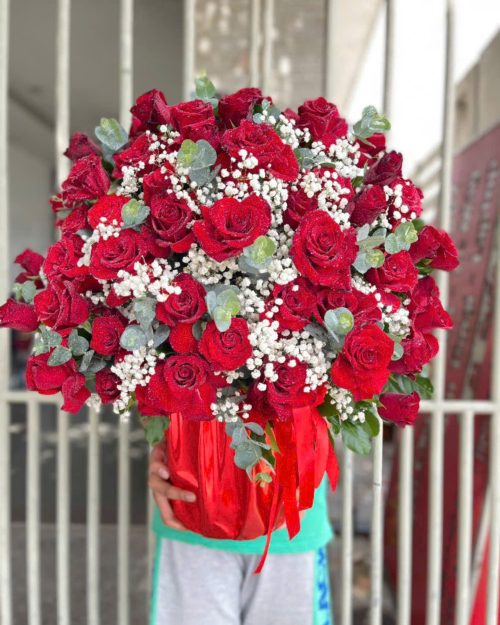 Giỏ hoa hồng đỏ kết ruy băng lụa cao cấp mẫu 122