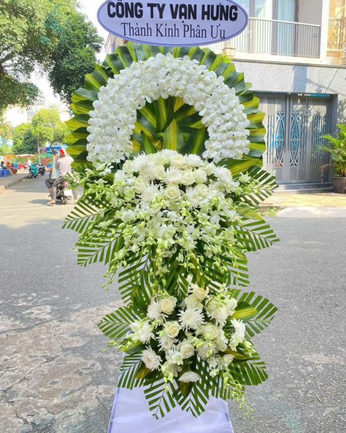 Vòng hoa phúng viếng đám tang hai tầng hiện đại mẫu 305