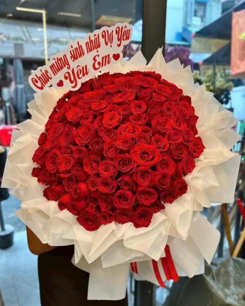 Bó hoa hồng ngoại phối lá bạc nhập khẩu mẫu 192