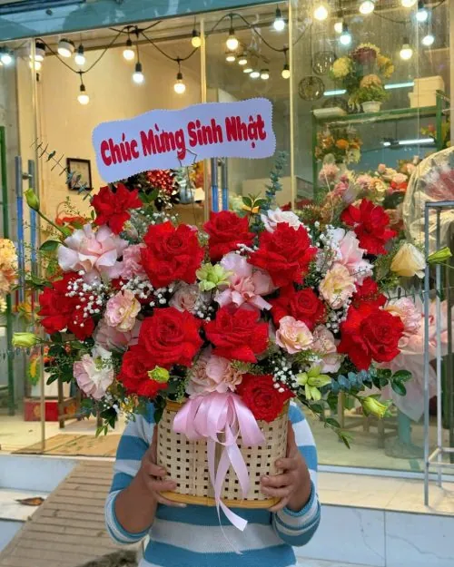 Giỏ hoa tươi tone hồng tím quý phái sang trọng mẫu 125