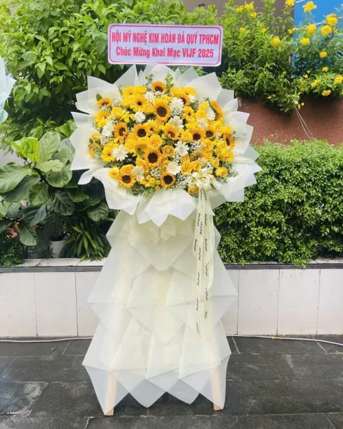 Kệ hoa chúc mừng khai trương hai tầng phối hoa đồng tiền mẫu 176