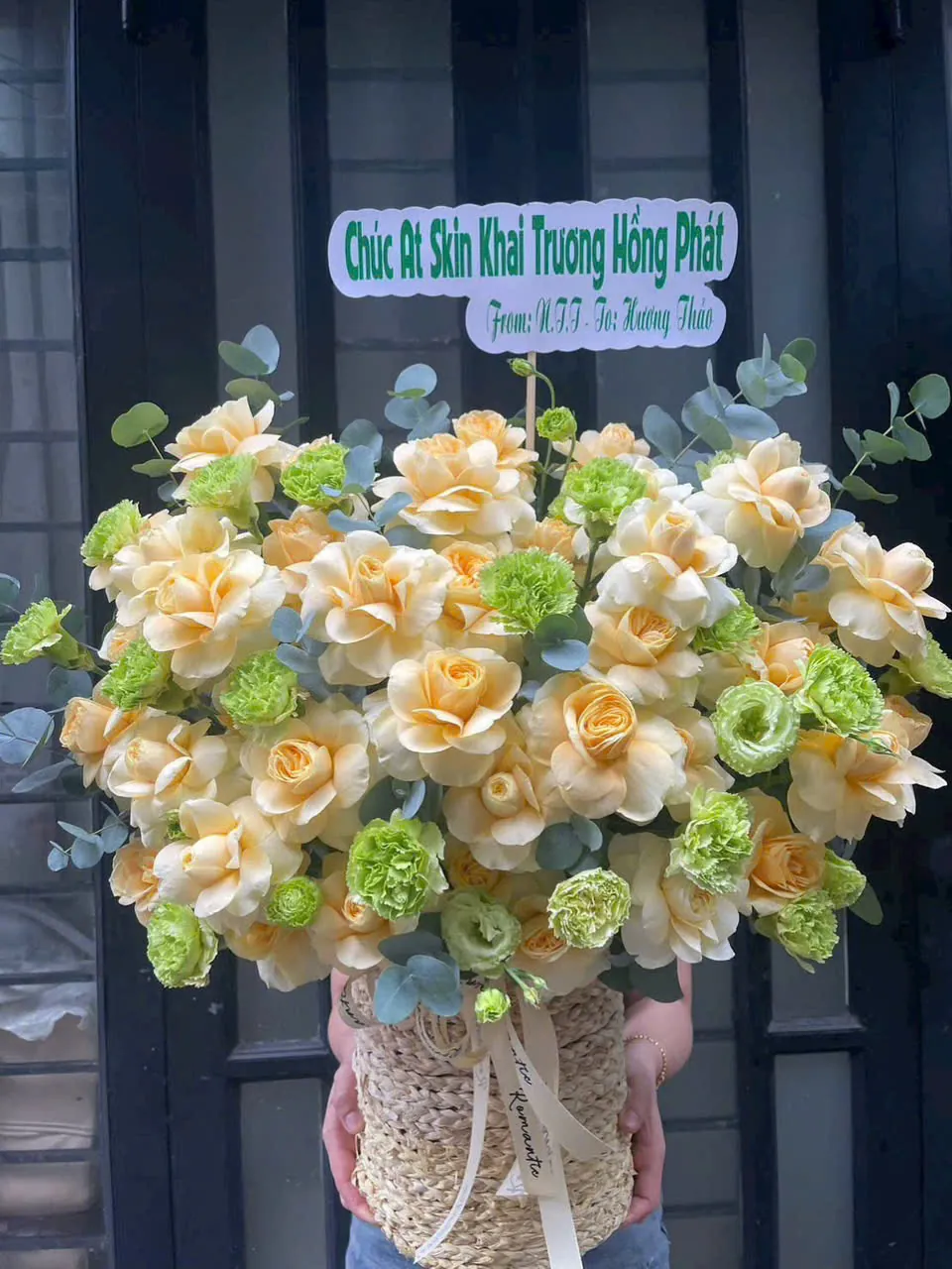 Giỏ hoa tươi chúc mừng 110